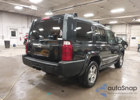 2010 Jeep Commander Sport z USA, uszkodzony, nr VIN 1J4RG4GK8AC128966